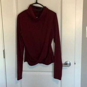 LuluLemon size 8 loose turtleneck top with twist at waist